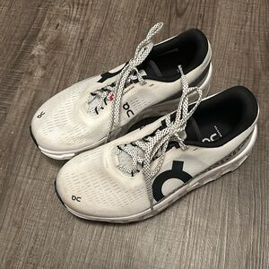 OnRunning cloud monster - size 7.5